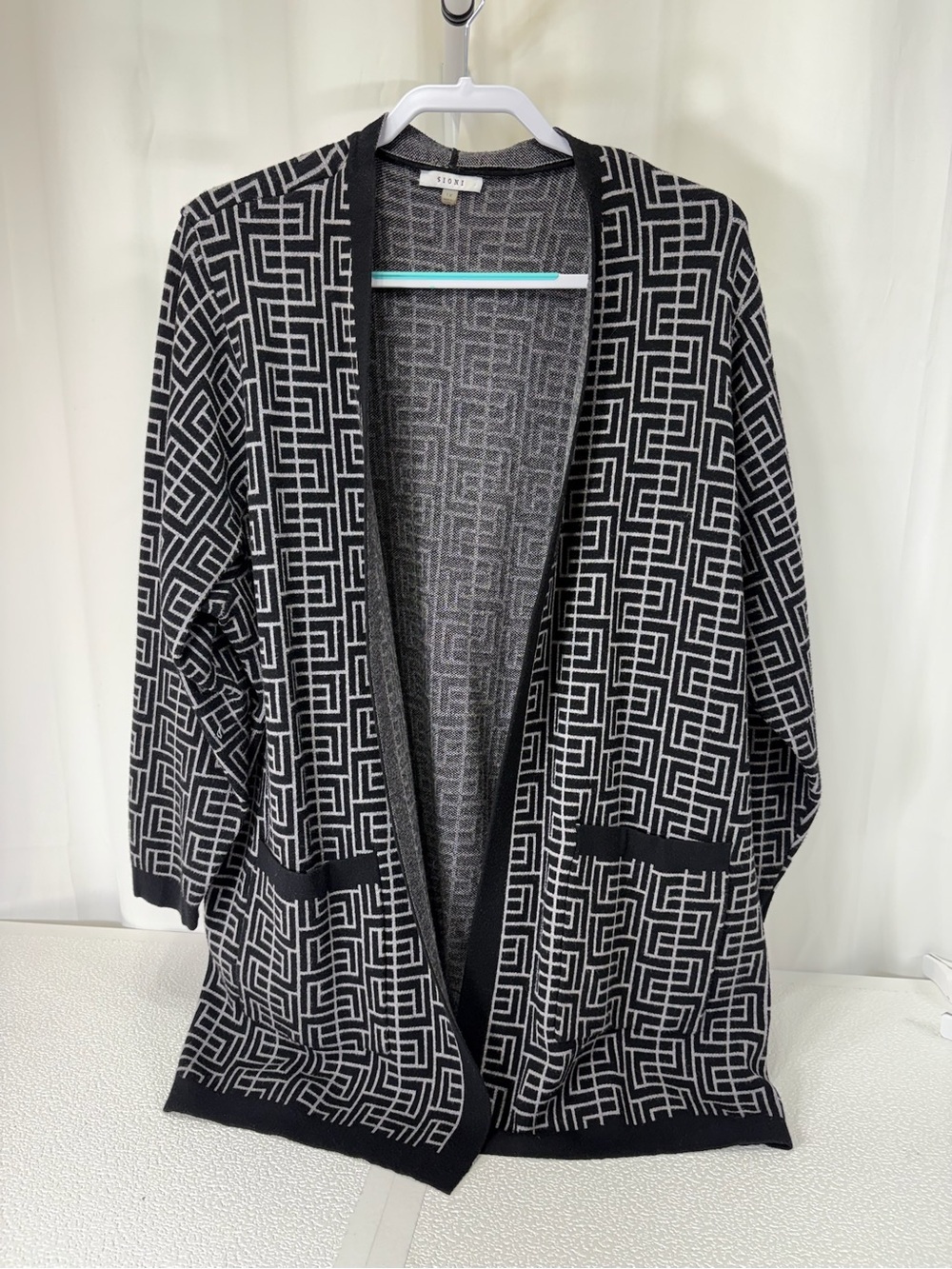 Sioni Black & White Geometric Open Cardigan 4233